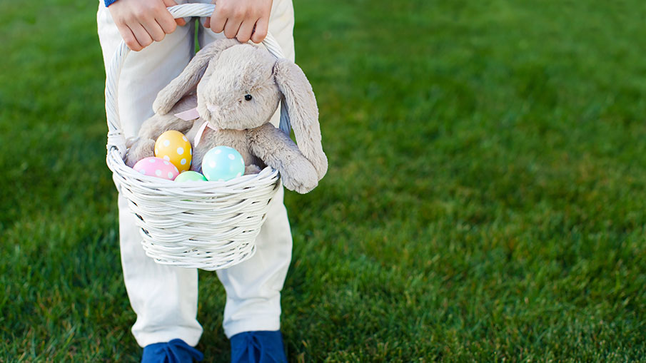 One of the most exciting parts of Easter Sunday is the anticipated Easter Egg Hunt. Easter Egg Hunts are a tradition I know many families cherish every Easter time. Here are some of my favourite Easter Egg Hunt tips.