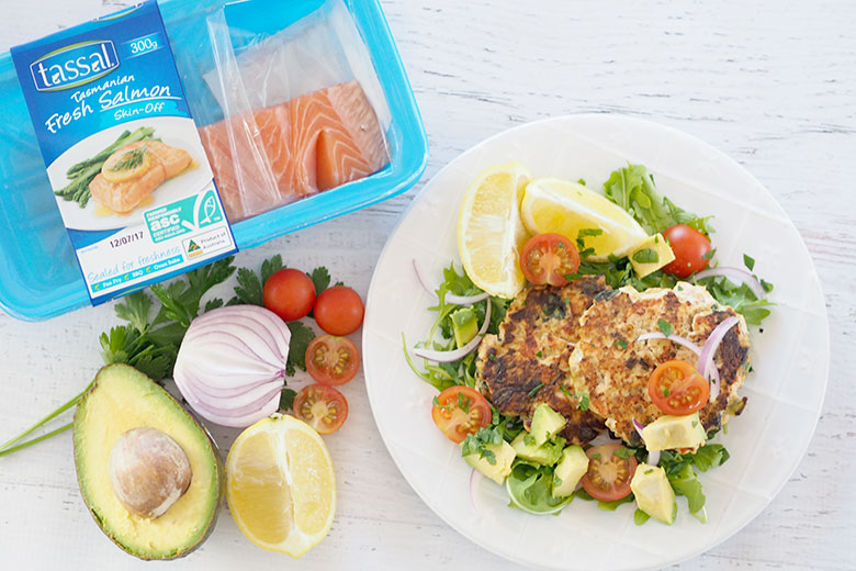 These Salmon Quinoa Fritters are perfect for either lunch or dinner, served with salad. Make a few smaller bite-size fritters to add to the kids’ lunchboxes to get some Omega-3 and protein!