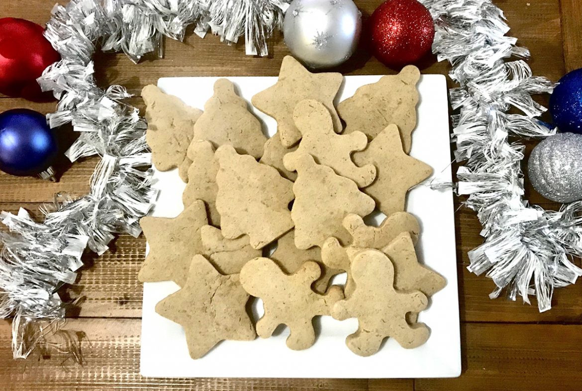 There is nothing better than homemade cookies, and these Healthy Gingerbread Cookies are sure to hit the spot! This yummy recipe is refined sugar free & perfect for the whole family to enjoy baking together! 
