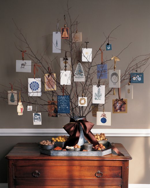 Clever and creative ways to display your Christmas cards. 