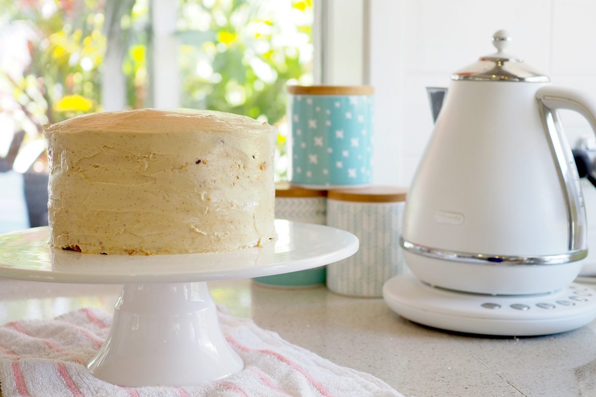 A creative way to decorate a Coles or Woolworths Mudcake which transformed into my Super Easy Salted Caramel Popcorn Cake. 