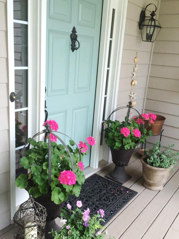 How I painted our front door yellow with minimal effort and in a matter of hours. 