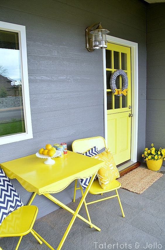 How I painted our front door yellow with minimal effort and in a matter of hours. 