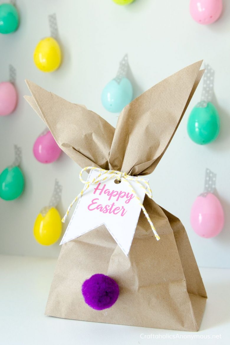 Easter is only a week away and with a long weekend to enjoy and celebrate the occasion, it's the perfect excuse to get the family around the table to do some craft activities. 