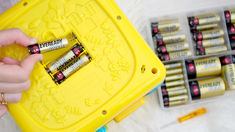 How to organise and declutter your batteries