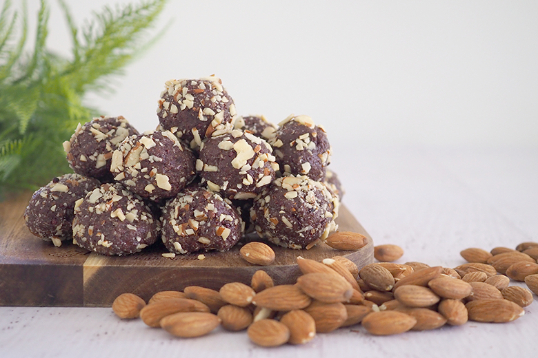 Who said brownies have to be unhealthy? My Chocolate Almond Brownie Bliss Balls are a chewy, soft, indulgent, chocolatey,  and oooooh such a good treat!