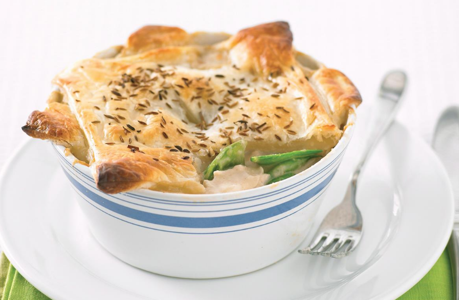 I love the variety of cuisines in this weeks family meal plan from reader Melissa, from Thai Chicken Pies to Morrocan Mince bake. 