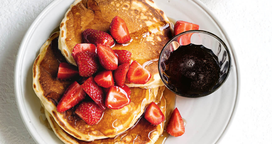 fathers day recipe idea - basic pancakes with strawberries