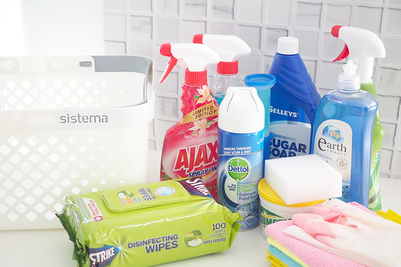 Cleaning Kit Essentials: The 7 Things You Need to Clean a Home