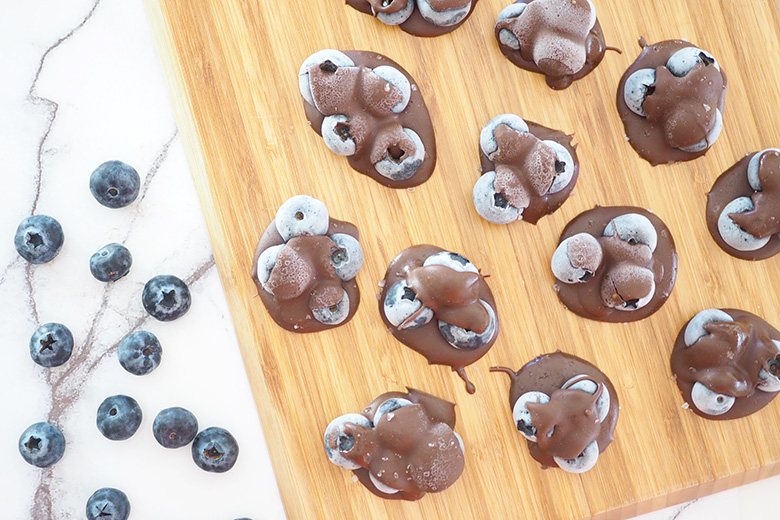 These three-ingredient Frozen Chocolate Blueberry Clusters make for a sweet treat with a healthy twist.