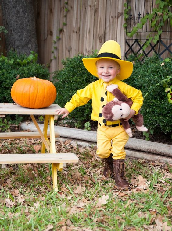 Halloween is fast approaching! I've put together 14+ Halloween Costume Ideas for your little ones that are adorable, easy to make and perfect for trick or treating and school dress-ups!