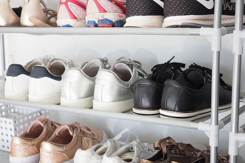 Do you find yourself ever tripping over shoes that your kids have left at the front door? This shoe storage rack was super easy to construct and can hold up to 50 pairs of shoes, making it a simple organised shoe storage hack!