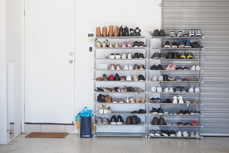 Do you find yourself ever tripping over shoes that your kids have left at the front door? This shoe storage rack was super easy to construct and can hold up to 50 pairs of shoes, making it a simple organised shoe storage hack!