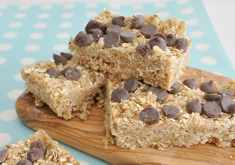 Chewy Chocolate Chip Muesli Bars - The Organised Housewife