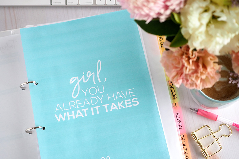 Motivational blog planner for bloggers