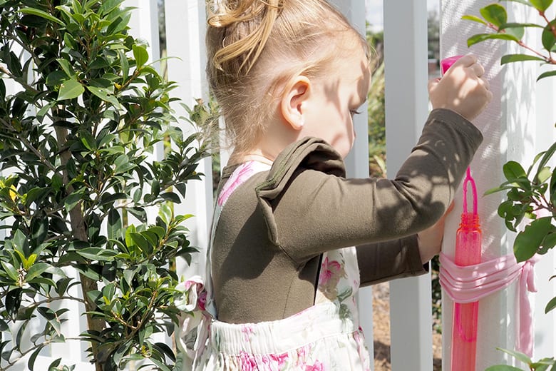 Outdoor bubble wand idea for no spills or tears