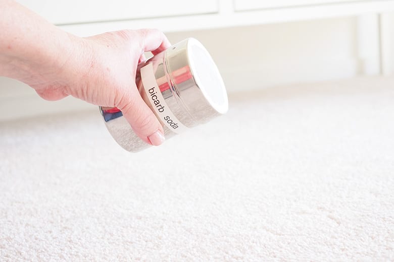 clean carpets with no chemicals using bicarb soda