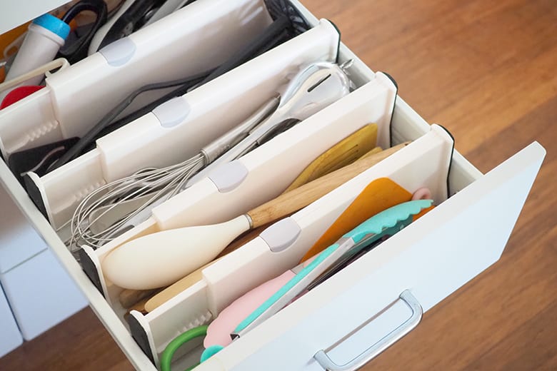 Organise kitchen cutlery and utensil drawer