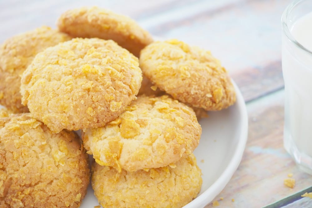 Soft coconut cookies with crunchy corn flakes