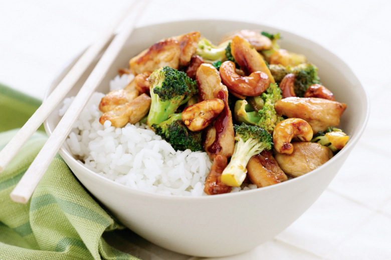 Chicken broccoli and cashew stir-fry recipe