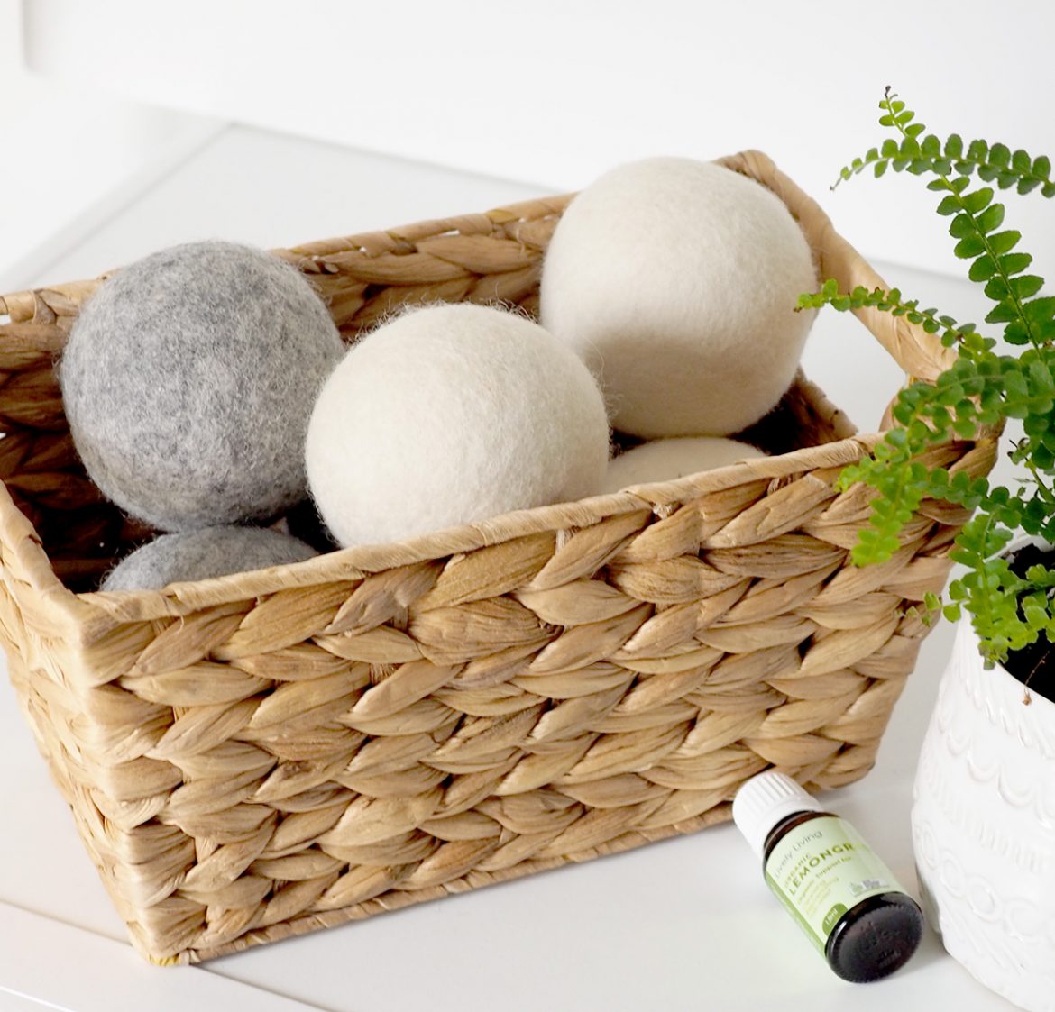 Organic merino wool balls for dryer