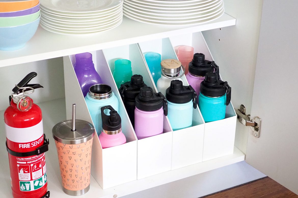 https://theorganisedhousewife.com.au/wp-content/uploads/2020/04/Clever-way-to-organise-drink-bottles-store-1170x780.jpg