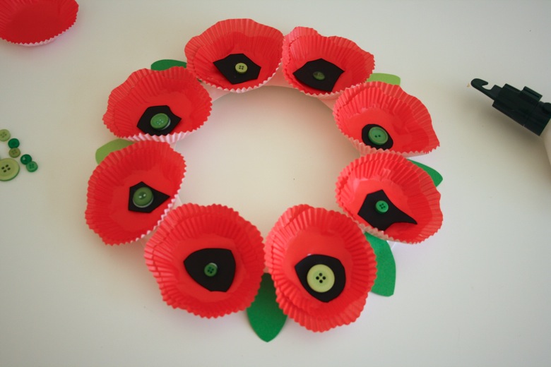 Poppy Wreath craft idea