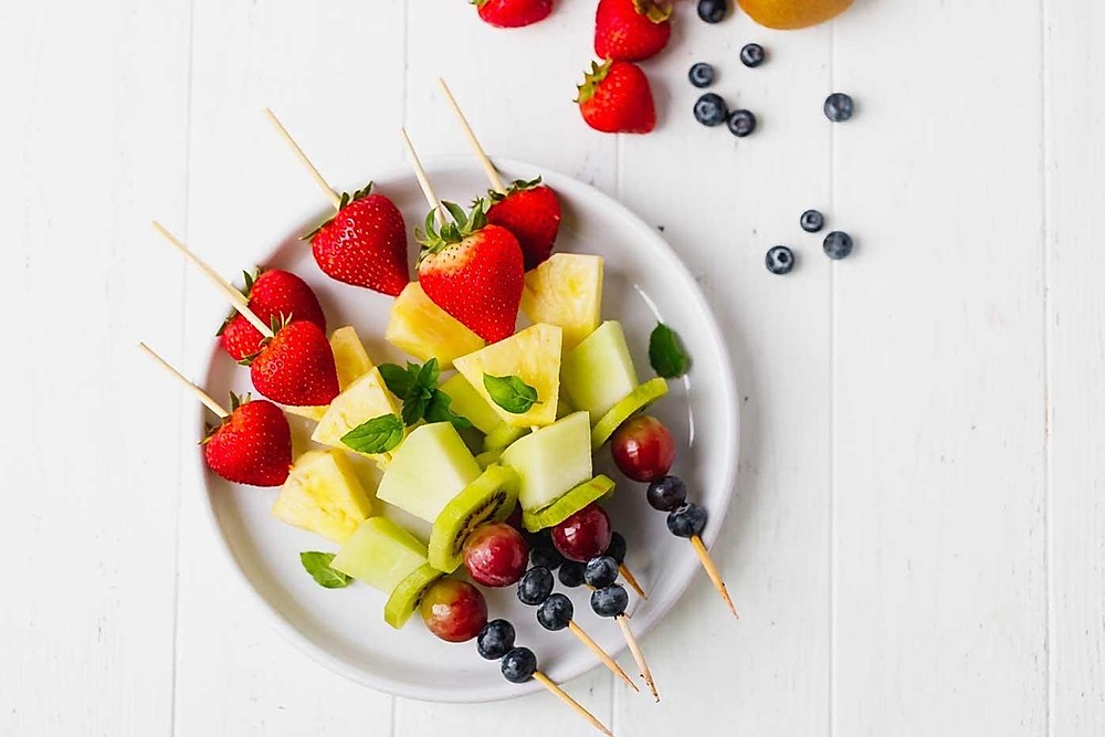 Fruit skewers to make with the kids