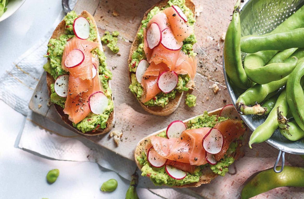 Avo on toast with smoked salmon