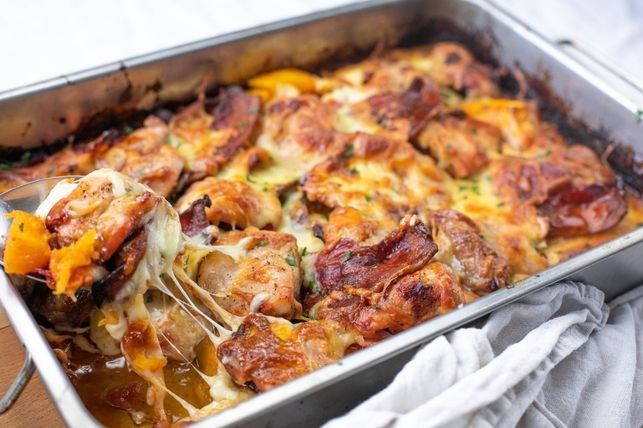 Cheesy chicken, pumpkin and bacon bake