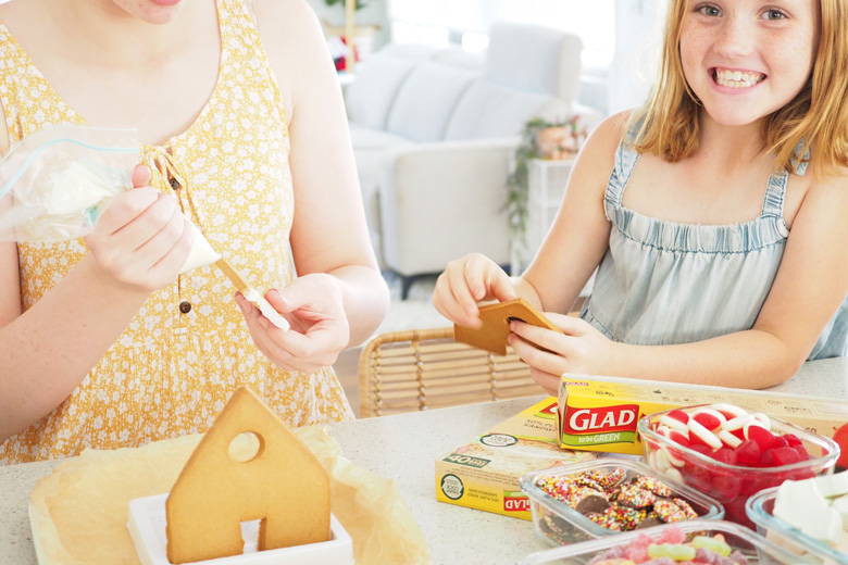 how to assemble a gingerbread house