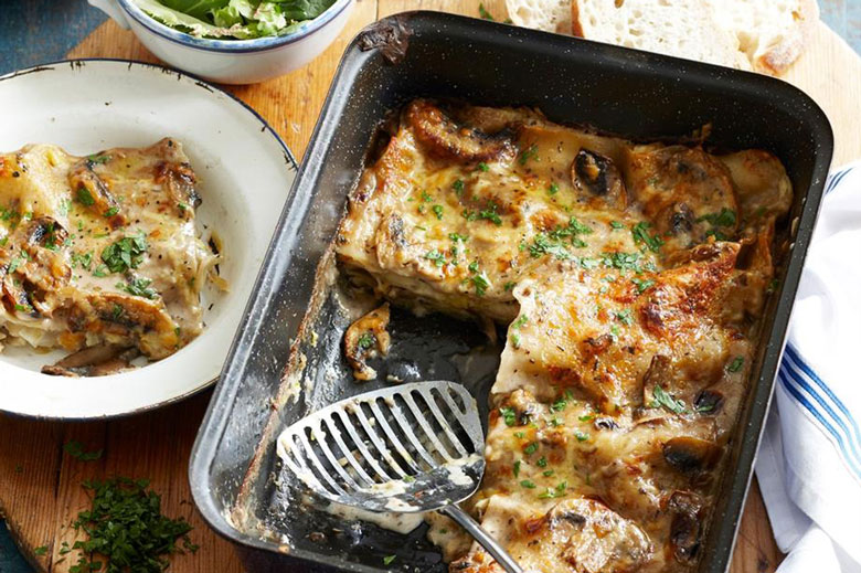 Vegetarian recipe - leek and mushroom lasagne