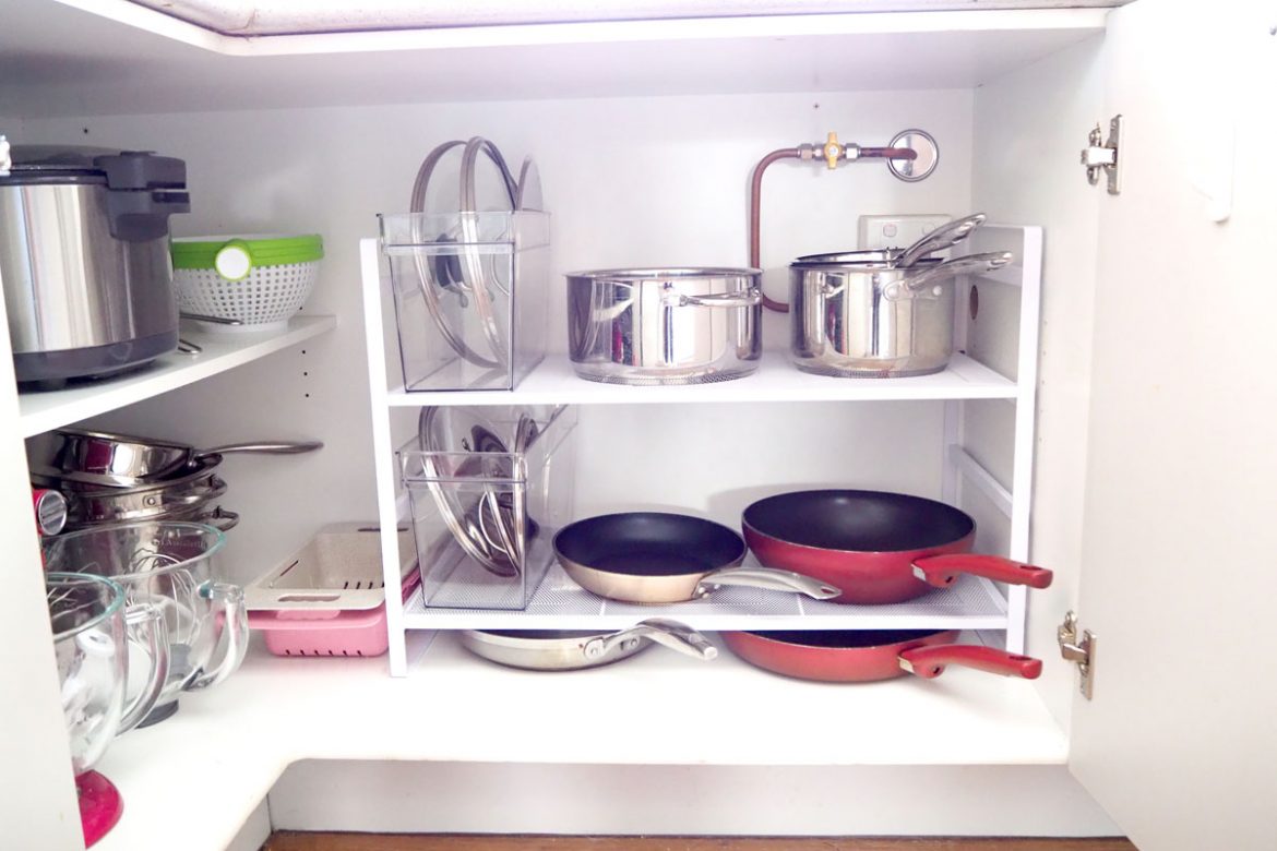 idea on how to organise saucepan cupboard