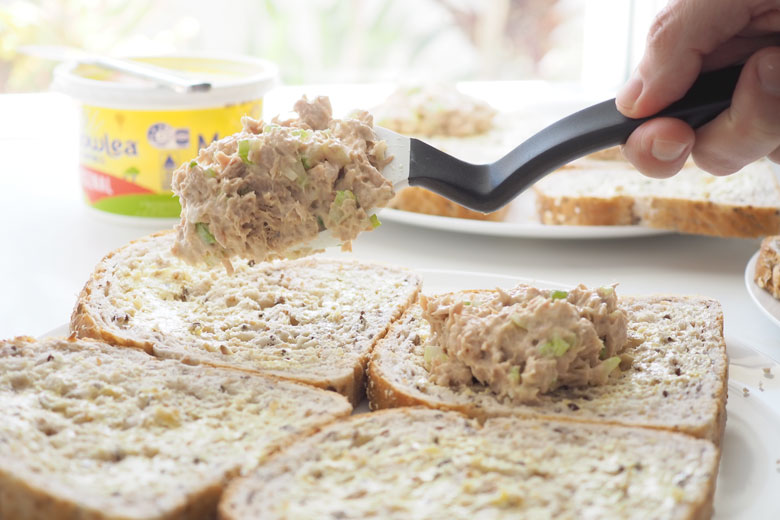 When you want to jazz up a sandwich, this quick and easy tuna sandwich filling recipe is a fantastic option. It's delicious!