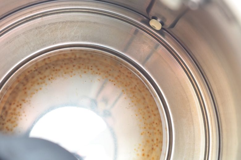 How to clean online limescale from kettle