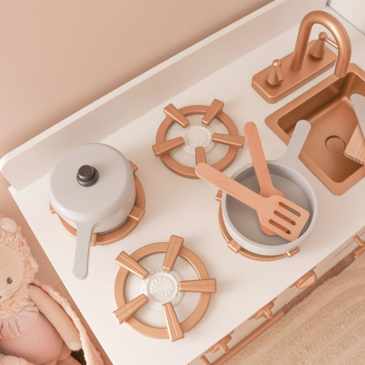 Toy kitchens are a fun way for kids to use their imagination, build creativity, and enjoy hours of pretend play.