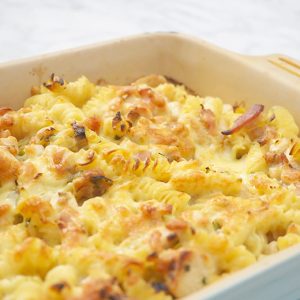 A delicious, quick and easy to make Creamy Chicken Pasta Bake recipe that my children love – it’s my youngest daughter’s favourite dinner!